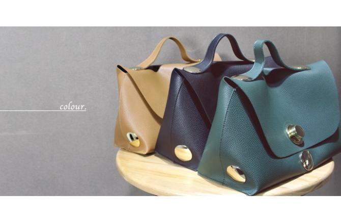 GA0378 Handbag with Large Metal