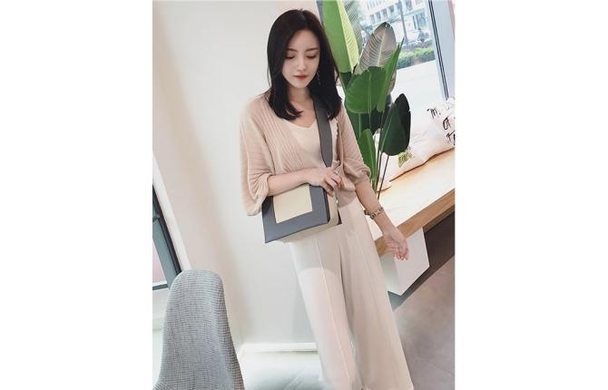 GA0409 FRAME Sling Bag