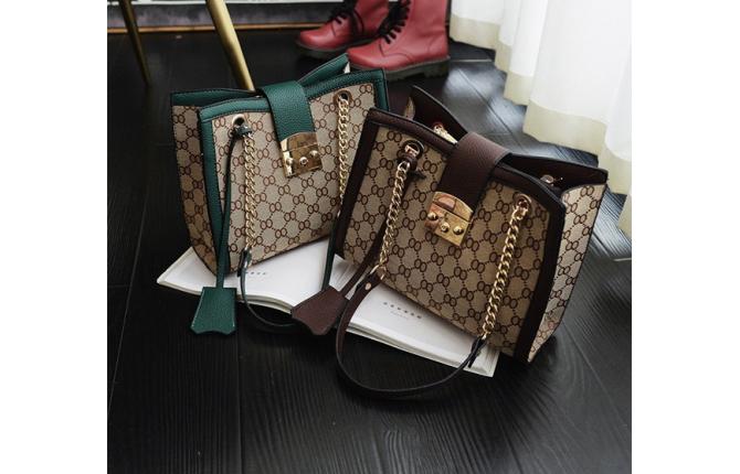 TB047 C Logo Carvas Shoulder Bag